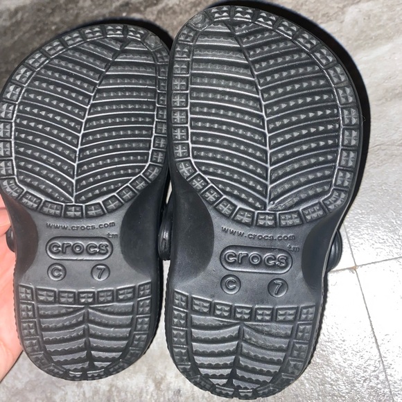 Sold-Crocs - Picture 2 of 2